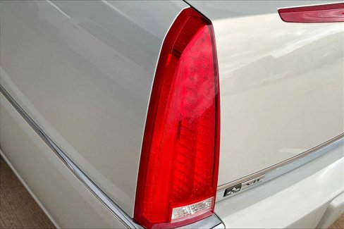 Used 2008 Cadillac DTS w/ Trunk Convenience Package image 25