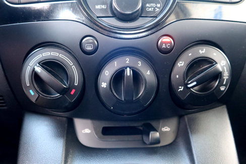 Used 2013 MAZDA MAZDA2 Sport image 57