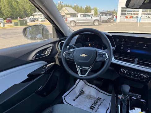 New 2025 Chevrolet Trax LT w/ Driver Confidence Package image 17