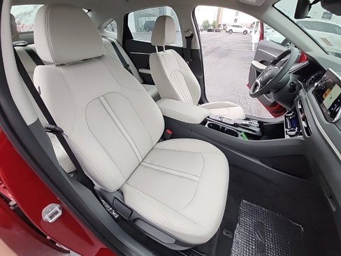 Used 2023 Hyundai Sonata SEL w/ Cargo Package image 17