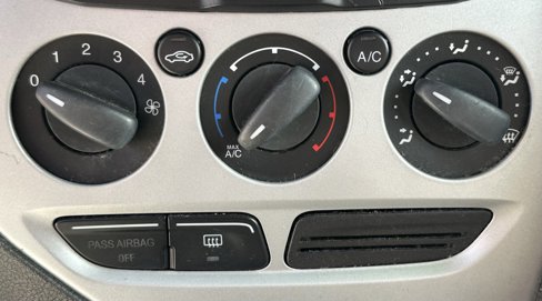 Used 2013 Ford Focus SE image 28