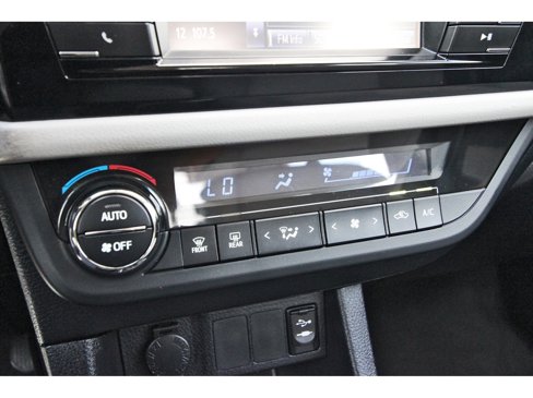 Used 2014 Toyota Corolla LE image 28
