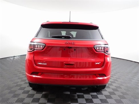 Used 2022 Jeep Compass Limited image 13