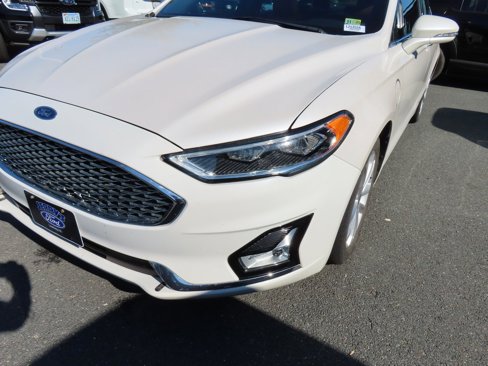 Used 2020 Ford Fusion Energi Titanium image 9