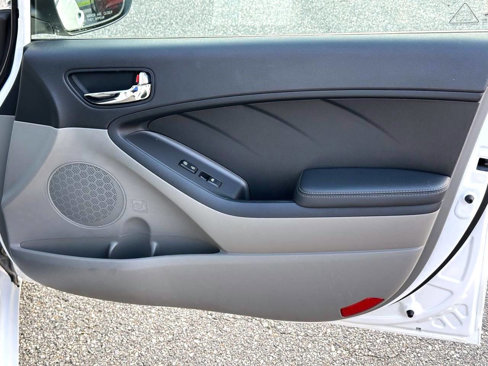 Used 2015 Kia Forte EX image 21