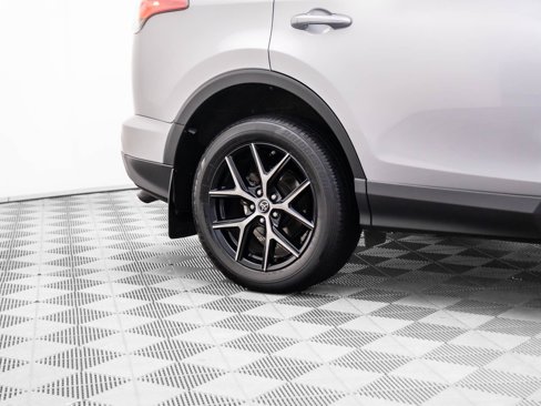 Used 2016 Toyota RAV4 SE image 30