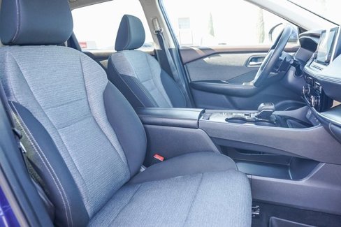Certified 2022 Nissan Rogue SV image 17