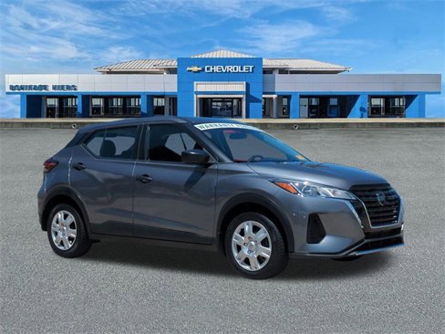 Used 2021 Nissan Kicks S image 2