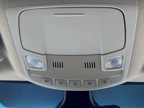 Used 2020 Ford Edge Titanium image 22