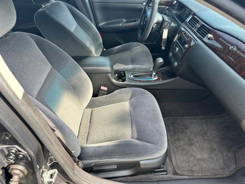 Used 2015 Chevrolet Impala LT w/ LT Sunroof Package image 13