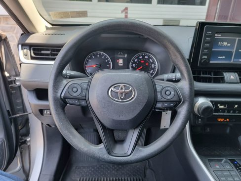 Used 2019 Toyota RAV4 LE image 23