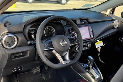New 2025 Nissan Versa SR w/ Trunk Package image 9