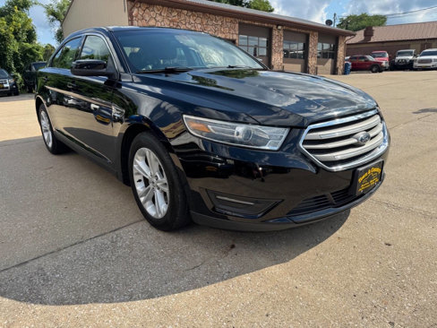 Used 2017 Ford Taurus SEL w/ Equipment Group 201A image 4