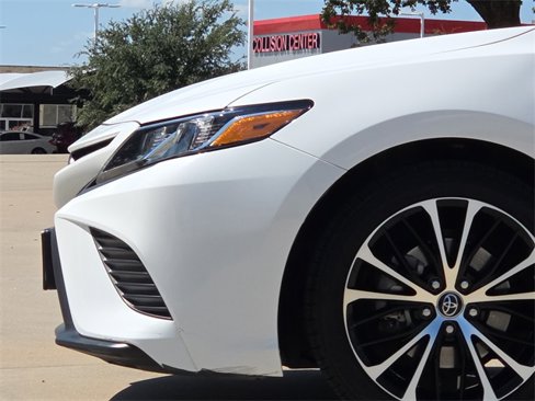 Used 2019 Toyota Camry SE image 5