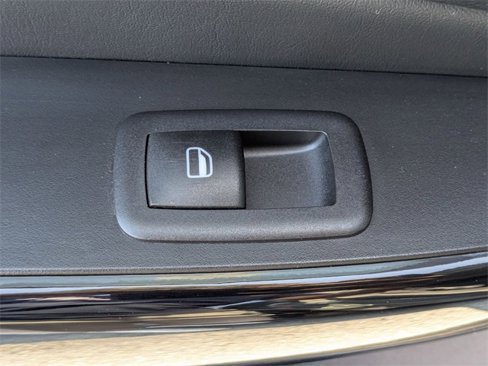 Used 2023 Jeep Cherokee Altitude Lux image 30