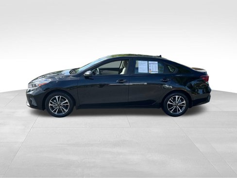 Used 2023 Kia Forte LXS image 4