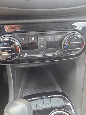 Certified 2021 Buick Encore GX Select image 25