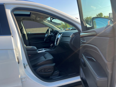Used 2015 Cadillac SRX Luxury image 45