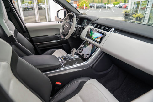Used 2022 Land Rover Range Rover Sport SVR Carbon Edition image 10