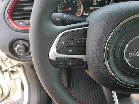Used 2023 Jeep Renegade Trailhawk image 14