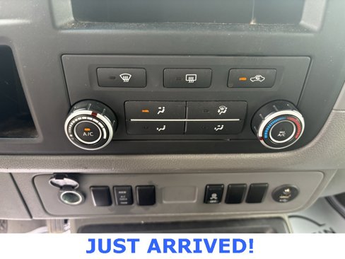 Used 2013 Nissan NV 3500 SV image 17