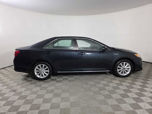 Used 2014 Toyota Camry XLE image 9