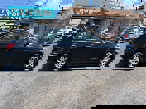 Used 2013 Hyundai Genesis 3.8 image 3