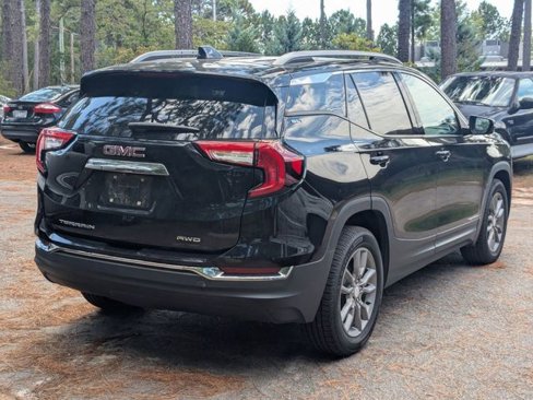 Used 2022 GMC Terrain SLT w/ Infotainment Package II image 3