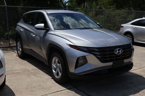 Used 2024 Hyundai Tucson SE image 2