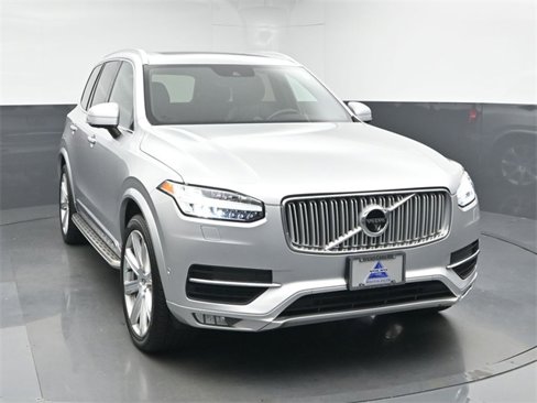 Used 2016 Volvo XC90 T6 Inscription w/ Vision Package image 2