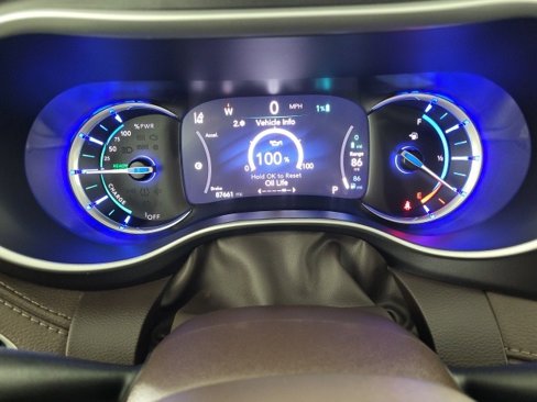 Used 2021 Chrysler Pacifica Touring w/ Cold Weather Group image 22