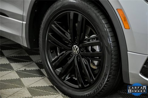Used 2022 Volkswagen Tiguan SE R-Line image 3