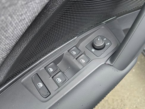 New 2025 Volkswagen Tiguan S image 24