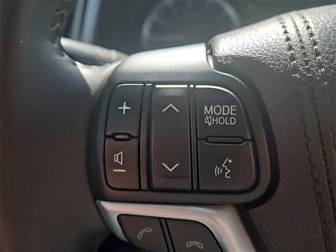 Used 2017 Toyota Highlander Plus image 24