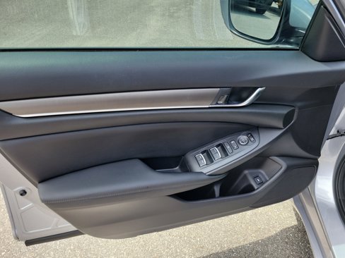 Used 2020 Honda Accord LX image 9