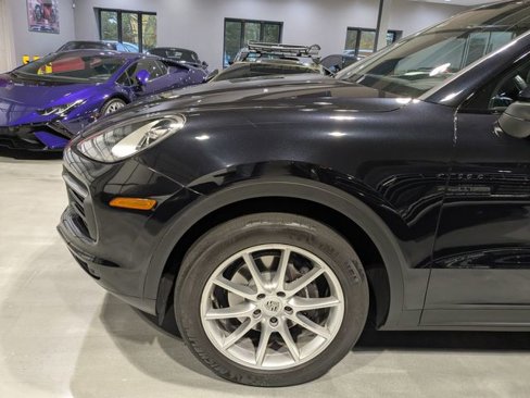 Used 2020 Porsche Cayenne image 4