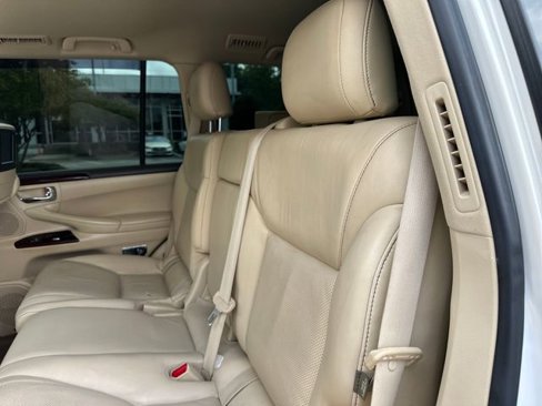 Used 2014 Lexus LX 570 4WD image 22