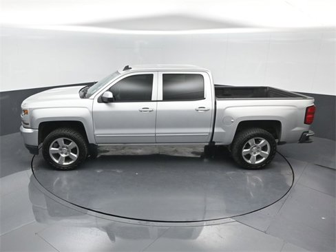 Used 2018 Chevrolet Silverado 1500 LT w/ Texas Edition image 12
