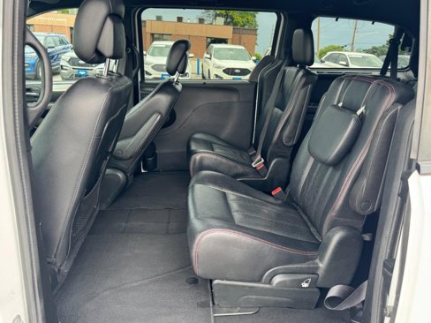 Used 2017 Dodge Grand Caravan GT image 11