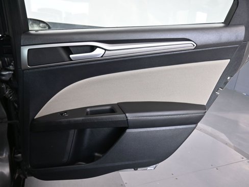 Used 2018 Ford Fusion S image 32