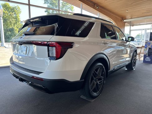 New 2025 Ford Explorer ST-Line image 4