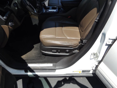 Used 2014 GMC Acadia SLT image 12