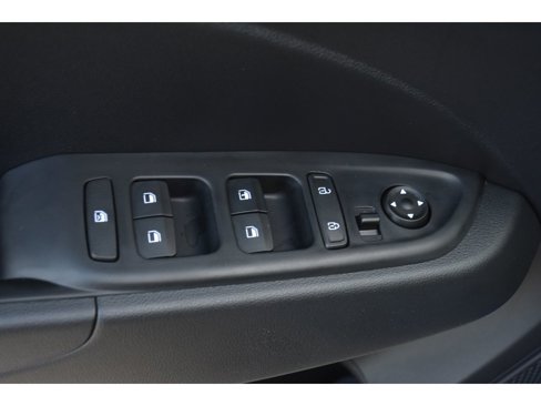 New 2025 Hyundai Venue SE image 17
