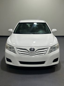 Used 2010 Toyota Camry image 3