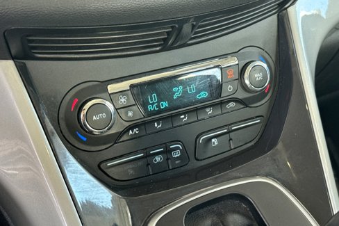Used 2015 Ford C-MAX Energi SEL image 17