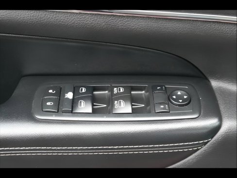 Used 2017 Jeep Grand Cherokee Limited w/ Luxury Group II image 12