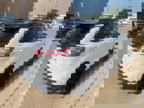 Used 2020 Ford Edge SEL image 3