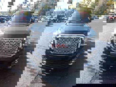 Used 2017 GMC Yukon Denali image 8