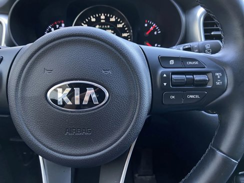Used 2017 Kia Sorento SX image 16