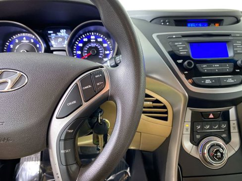 Used 2013 Hyundai Elantra GLS image 12